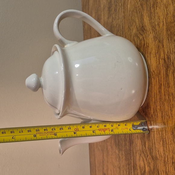 VINTAGE White Ceramic Teapot - Picture 10 of 13